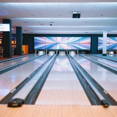 CE Certificated Bowling Lane Complete Set Indoor Bowling Alley Equipment Wood and Synthetic Material for Playground